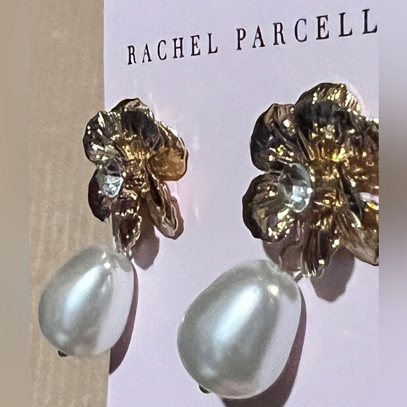🌺 NWT! Rachel Parcell Flower Pearl Drop Earrings - Picture 2 of 4